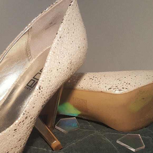 Metallic Snakeskin Style 4" Peep Toe Heels SZ 8 - Picture 4 of 8